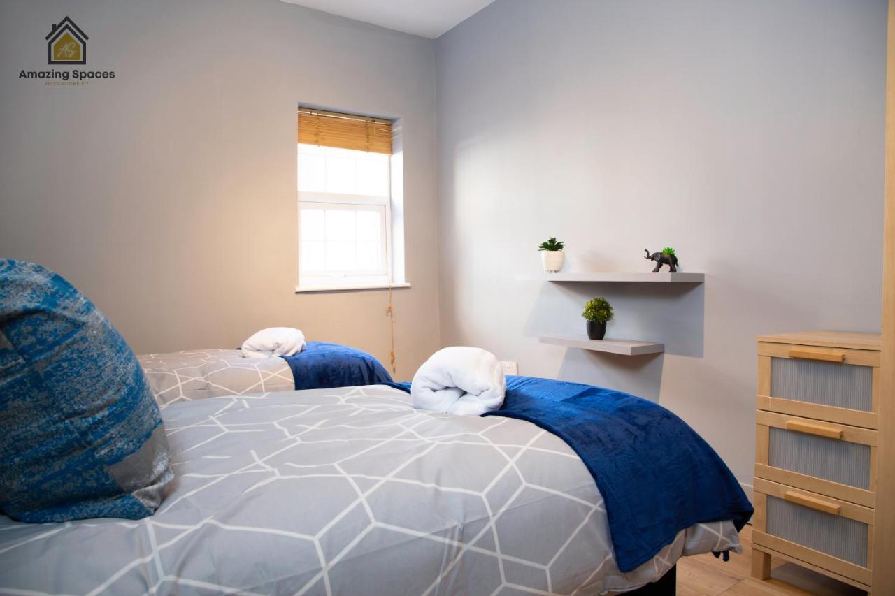 City Centre 2 Bed Flat Sleeps 3 For Work And Leisure With Free Wifi By Amazing Spaces Relocations Ltd Warrington  Zewnętrze zdjęcie