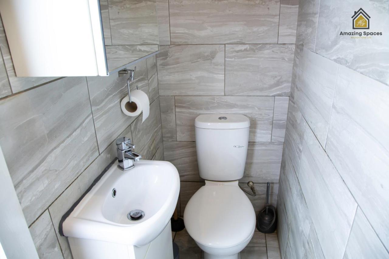 City Centre 2 Bed Flat Sleeps 3 For Work And Leisure With Free Wifi By Amazing Spaces Relocations Ltd Warrington  Zewnętrze zdjęcie