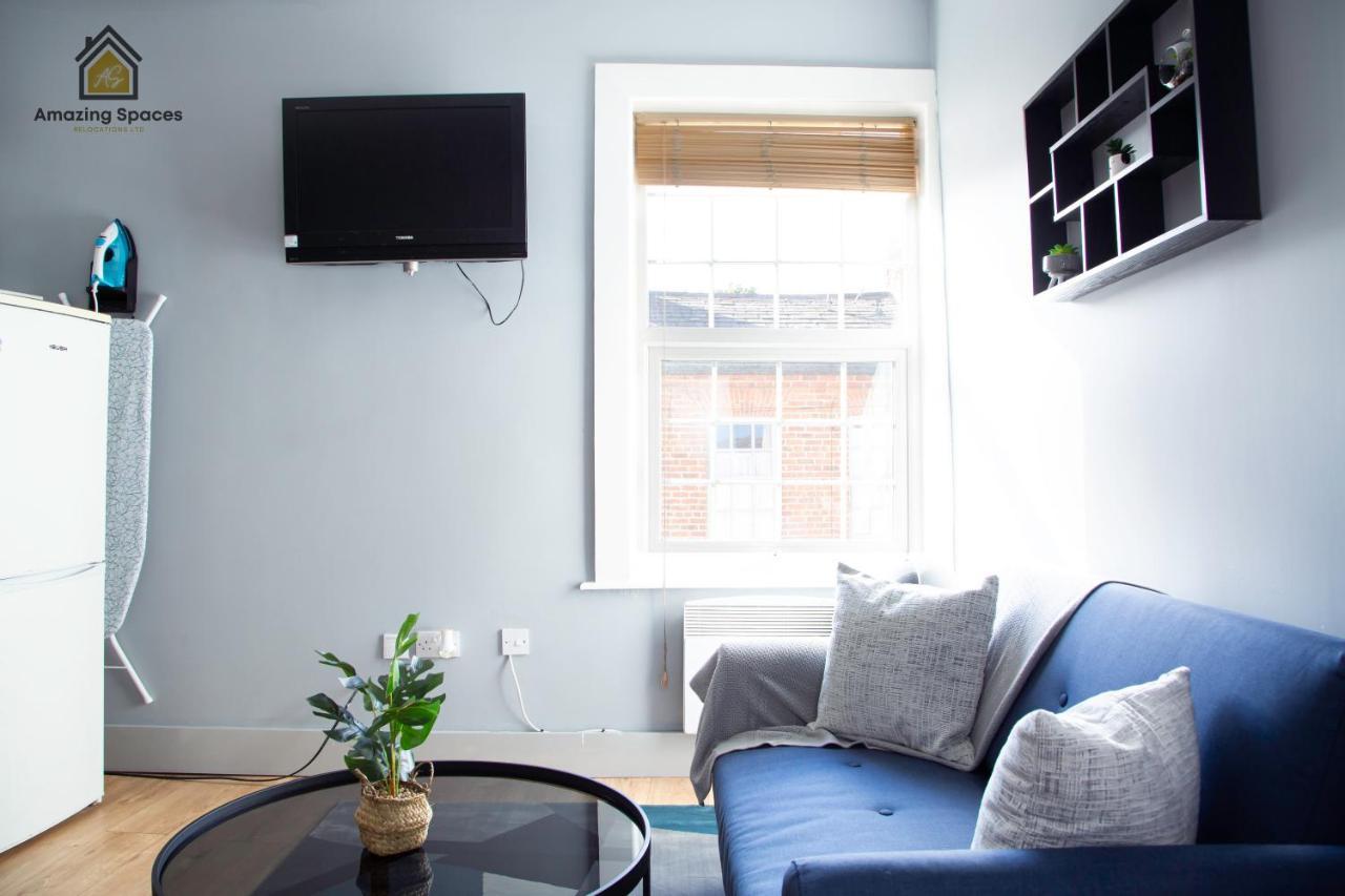 City Centre 2 Bed Flat Sleeps 3 For Work And Leisure With Free Wifi By Amazing Spaces Relocations Ltd Warrington  Zewnętrze zdjęcie